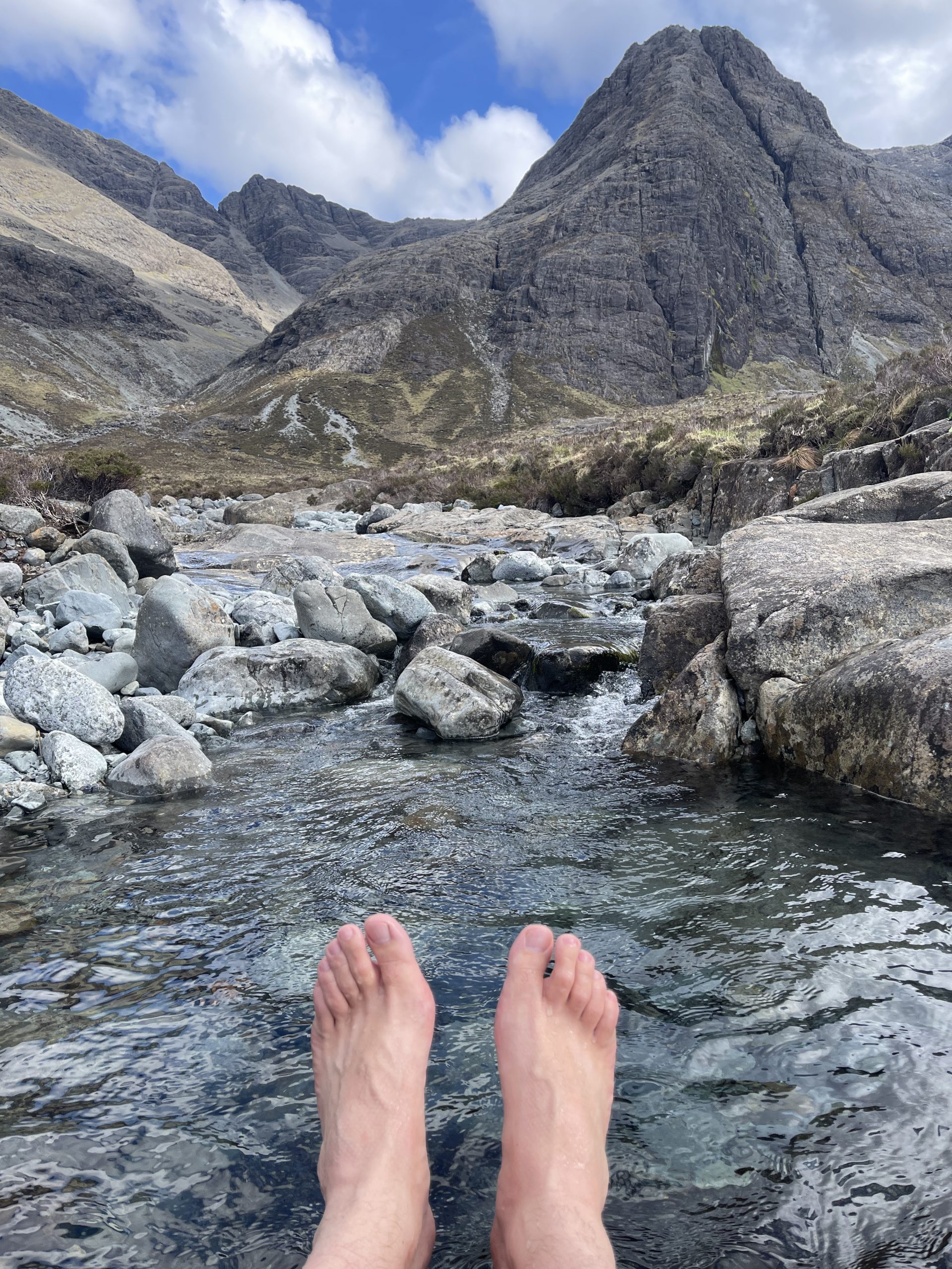 How to deal with wet feet on the trail or the secret of “The Scottish break”